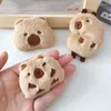 Broches de desenho animado fofo Capybara Plush Doll Broche Decoration