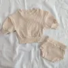 Kläder sätter spädbarn baby flicka kläder set bomull ruffle född romper toppar bloomer outfits vår höst 2 st