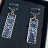 Modedesigner örhängen kvinnor design varumärke bokstäver hög kvalitet 18k guld koppar bröllopsfest födelsedagspresenter hög kvalitet denim blå smycken