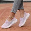 Chaussures décontractées semelles plates promenades Femmes à mailles doux Footwes Womens Plus Size Spring and Automn chaussettes Sneaker