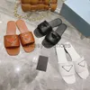 Praddas Pada Prax Prd Klassische Designerin Beach -Dampfe flache Frau Slipper Schwarz Safiano Leder Sommer Lady Dreieck Mark Slipper gebürstete Lederrutsche