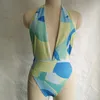 Swimwear féminin Grand maillot de bain une pièce imprimé 2024 Europe et les États-Unis Sexy Halter Neck Bikini sans dossier