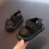 Sandales Chaussures de marche pour bébé fermé orteil anti-collision plage pour tout-petits filles garçons doux semelles confortables enfants h240504