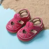 Sandaler Summer Baby Girl Sandals Collision Resistant and Toddler Shoes äkta läder älskar barnprinsessan strand H240504