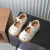 أحذية مسطحة Toddler Girls Mary Janes Flower Vintage Ruffles Beige Brown Kids Leather Leather Shoe Shalow All-Match Daily Daily Children Shoe21-30 H240504