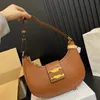 Top Brand -Umhängetaschen Frauen Handtasche Brieftasche Neue Halbmond echte Leder -Tasche Handheld Cowhide Luxus Design Vielseitiger Achselstab Sattel Satteltasche