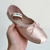 Luxe miui high hakken ballet flats yoga casual schoenen dames casual schoenen jurk choreograaf schoenen miui lederen canvas schoenen zwart wit roze boog