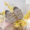 First Walkers Sandals per bambini per ragazzi Summer Nuovi scarpe anti-slip con fondo morbido Cavalca il bambino per neonati in pelle H240504