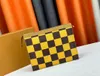 2024 Série Damierlicious Designer titular de cartões femininos portadores de cartas de cordeiro mini carteiras de moedas bolso bolso slot bolso de xadrez zippie saco 40748