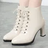 Botas mulheres tornozelo vitoriano estilo britânico sapatos de salto grossa moda com renda no outono e inverno mantêm uma ponta quente e pontiaguda para o cargo