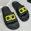 Pool sandaler designer sandal modebrev gummi unisex sommar strand tofflor skrapor för män kvinnor platta-form designer glider pool skjutreglage bad strandskor