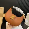 Top Brand -Umhängetaschen Frauen Handtasche Brieftasche Neue Halbmond echte Leder -Tasche Handheld Cowhide Luxus Design Vielseitiger Achselstab Sattel Satteltasche