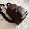 حقيبة مصممة فاخرة للنساء حقائب ظهر جديدة على ظهره على ظهر حقيبة ظهر مدرسية جلدية