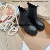 Pradshoes Chelsea Prades Boot Sole Monolith Lug For Women Vroeg beroemde Patent Black Boot Boots Triangle Metal Buckle Motocyle Combat Chunky Booties Designer Shoes