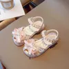 Sandalen mode -stijl babymeisje boog prinses schoenen Pearl Rhinestone Butterfly For Girls Pargin Dance Performance Kids H240504