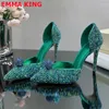 Sandalen Luxus -Strass -Knöchelgurt Frauen Party Stripper High Heel -Qualität Kristall Diamant Spitze Zehen Hochzeitsabschlussschuhe