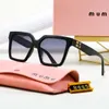 Mui Mui Lunettes de soleil Designer Fashion Mens femme Lunettes de soleil Square Square Lady Sonnenbrille Luxury Man Sun Glasse