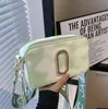 Einzelhandel Designerinnen Frauen Umhängetaschen Neu 2022 Kontrastfarbe kleiner Quadratbeutel Trendbrief Single Messenger Bag 20-12-7cm M001