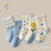 Детские носки весенние и осенние детские носки для девочек Mori Tie Fresh Lace Girls Носки принцессы мультфильм цветок в середине труба хлопковые носки Y240504