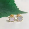 Hochqualitätser plattiert 18k Real Gold Vierblatt Clover Vanclef Ohrringe weiße Fritillarohrringe Karneian Schwarzes Achat-Ohrschnalle R7BA##