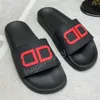 Pool sandaler designer sandal modebrev gummi unisex sommar strand tofflor skrapor för män kvinnor platta-form designer glider pool skjutreglage bad strandskor