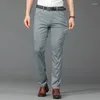 Pantalon masculin lyocell modal tissu hommes décontractés d'été ultra-mince drapes stretch business droit des pantalons de couleur de couleur solide