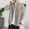 Herren -Casual -Shirts Hemd und Bluse Langarm männlich mit Taschenplaid Brandknopf Original luxuriöser Ästhetikkragen Kleidung