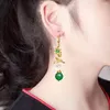 ダングルイヤリングファッションゴールドカラー天然chrysopraseイヤリングと花の白い貝殻宝石ドロップ女性ジュエリー