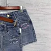 デザイナーレディースジーンズ24春/夏新しいハイウエストパッチ刺繍パーソナライズされたファッションデニム女性のためのデニムショーツ