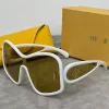 Lunettes de soleil de créateur de mode pour femmes Lunettes de soleil de luxe pour hommes Masques Squines de soleil Lunettes Lunettes de soleil de la tendance extérieure de la plage extérieure