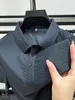 トレンディな夏のメンズ短袖ポロシャツアイスシルク通気性とクールな高品質の格子縞のラペルビジネスカジュアル韓国トップTシャツ240428