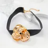 Armreifen 2024 Dicke goldene Farblegierung Großes Blumen -Lederarmband Halskette für Frauen Mädchen übertrieben Retro trendy Schmuckgeschenke