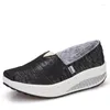 Scarpe casual dondolo da donna tela moda slittamento su cuneo sneaker traspirante sneaker zapatillas mujer 2024