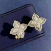 Lucky Clover Tasarımcı Stud Küpe Kadınlar için 18K Altın Lüks Hollow Sweet Fr bling Diamd Küpe Kulak Yüzük Küpe Düğün Takı N6ew#