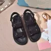 Designerinnen Frauen Sandalen gesteppte Leder Dad Slides Plattform Sommer Beach Slipper Designer Sandalen Slipper Sandalen Hochwertige Schieberegler Kristallkalbleder