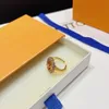 Yeni tasarımcı yüzük mücevher sevgilisi Lüks Yüzük Kadınlar Erkekler Altın Kaplama Process Moda Aksesuarları Asla Soluk Yüzük