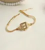 Petite et délicate Luxury Luxury Fine montre une chaîne de main rétro Type carré Gold Placing Bracelet Bracelet pour femmes 6227L8496285