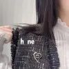 Modestift broscher olika nya internetkändis kvinnor brosche designer pins pärla kristall koppar kvinnliga tillbehör till middagsfest