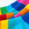 Kinder sokken 5 paar meisjes regenboog patroon sokken katoen comfortabel ademende zachte kinderen sokken y240504