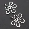 Chaines Collier pendentif à fleurs sucrées creux de dopamine Velvets Cordons Chaulage Chaîne de la chaîne de la clavicule