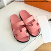H zapatos en sandalia zapatillas tazz flip flop slip slip mula tobogán luxurys diseñador zapato para mujer hombre casual de cuero genuino tela plana playa rojo rosa sli tt01