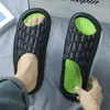 Tofflor kvinnor ljus mjukt hem par sommar inomhus skid bevis badrum sandaler män flip flops hög topplägenheter