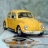 Decoratieve objecten Figurines Beetle Diecast Pull Back Car Model Toy Nieuw mooie vintage voor kinderen Geschenkdecor Leuke Figurines Miniatures T240505