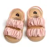 Sandales en forme de nuage à semelles molles adaptées aux borns et aux filles confortables conception de chaussures de marche sans glissement très 240423
