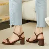 Chaussures habillées 2024women's Summer Fashion Square Toe Retro Couleur solide Talons hauts Open Open Casual Party Femmes Sandales Zapatos