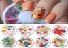 Verkauf 1 Box 3d Nail Art Dekorationen Pink gelb lila Nagel Bunt erhaltene frische getrocknete Blumen DIY Design Accessoires Na5801095