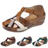 Chaussures décontractées Femelles Sandales Summer 2024 Roman Outdoor Coul Couleur mélange plage pour femmes Sneakers de plate-forme Mules