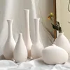 Vasos de mesa brancos nórdicos vasos de flor de cerâmica Decoração da sala de estar Pottery e porcelana 240425