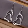 Dingle ljuskrona 925 Sterling Silver Heart Earring Valentine Gift Elegant Noble for Women Lady Wedding Beautiful Fashion Jewelry H240504