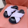 Brödtyp Kvinnor Lata tofflor Summer 2024 Nytt äkta lädermaterial Öppen tå tjocka botten tofflor Cross Belt Design Upper Wear Resistant Ladies Sandals